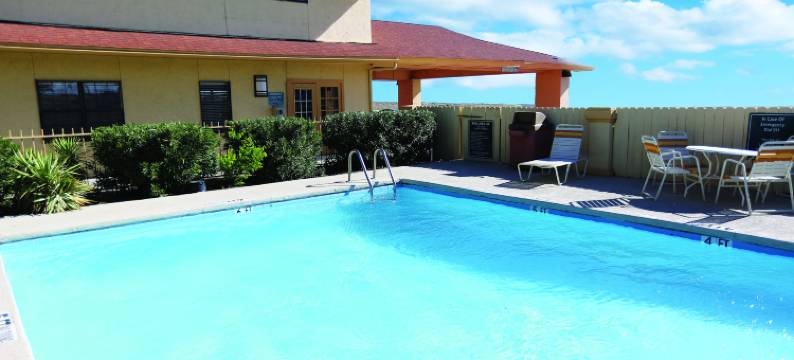 斯托克顿堡呗盟酒店(Baymont by Wyndham Fort Stockton)图片