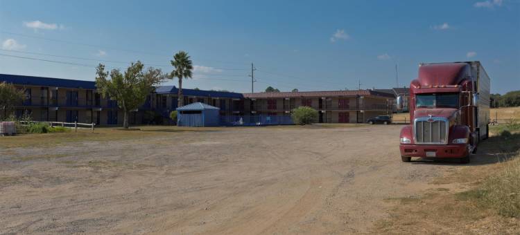 布伦纳姆骑士酒店(Knights Inn Brenham)图片