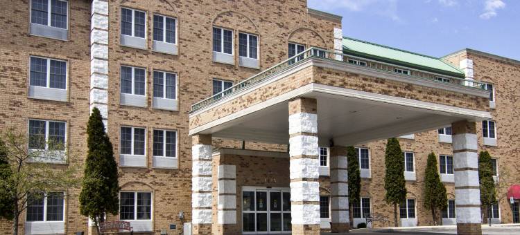 格拉夫顿锡达堡舒适套房酒店(Comfort Inn & Suites Grafton-Cedarburg)图片