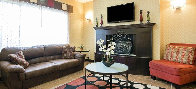 奥古斯塔西部舒适酒店及套房，靠近戈登堡(Comfort Inn & Suites Augusta West Near Fort Gordon)图片