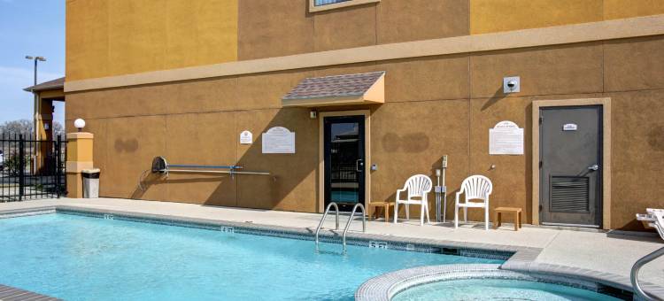 纳瓦索塔舒适套房酒店(Comfort Inn & Suites Navasota)图片