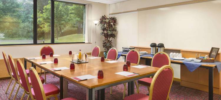 特尔福德铁桥温德姆华美达酒店(Ramada by Wyndham Telford Ironbridge)图片