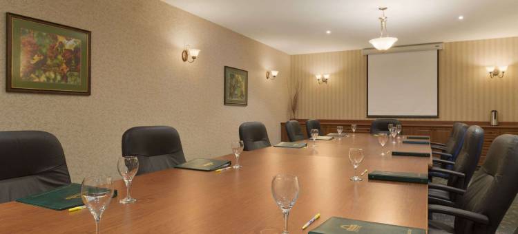 潘提顿戴斯酒店及会议中心(Days Inn by Wyndham Penticton Conference Centre)图片