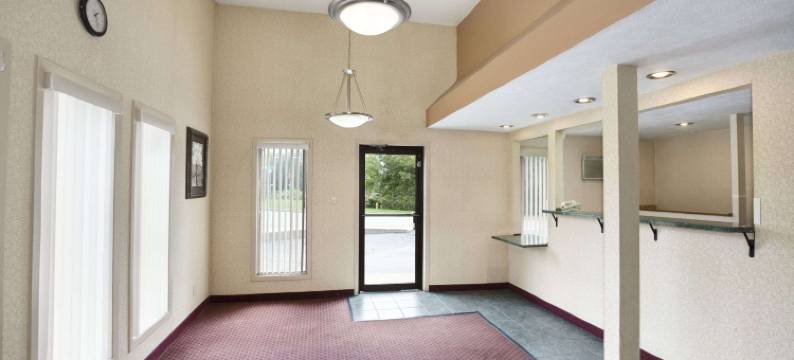 拉波特/密歇根城地区Travelodge by Wyndham酒店(Travelodge by Wyndham la Porte/Michigan City Area)图片