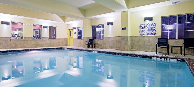 沃思堡东北购物中心拉昆塔温德姆套房酒店(La Quinta Inn & Suites by Wyndham Fort Worth NE Mall)图片