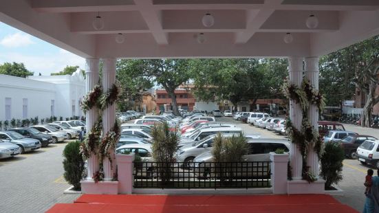 The Viceroy Comforts Hotel Reviews And Room Rates Trip Com
