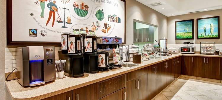 阿西尼波亚卡纳尔塔酒店(Canalta Hotel Assiniboia)图片