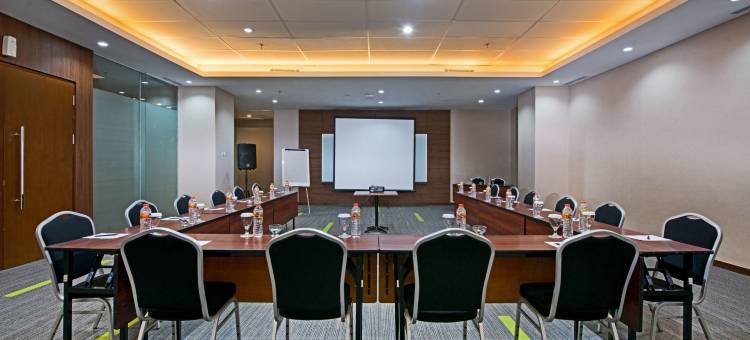 雅加达西玛图盼波因斯大智者酒店(Grand Whiz Poins Simatupang Jakarta)图片