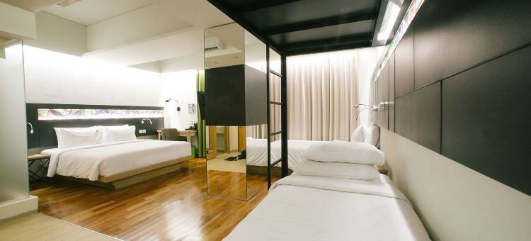 泗水达玛胡萨达麦克斯万酒店(MaxOneHotels at Dharmahusada Surabaya)图片