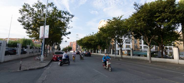 上海浦秀宾馆(复旦大学附属眼耳鼻喉医院店)图片