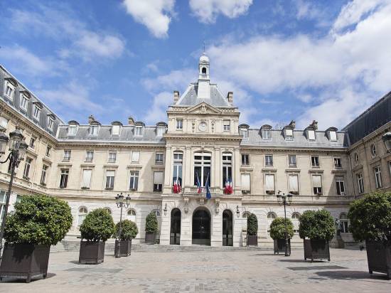 瓦勒吉拉德酒店