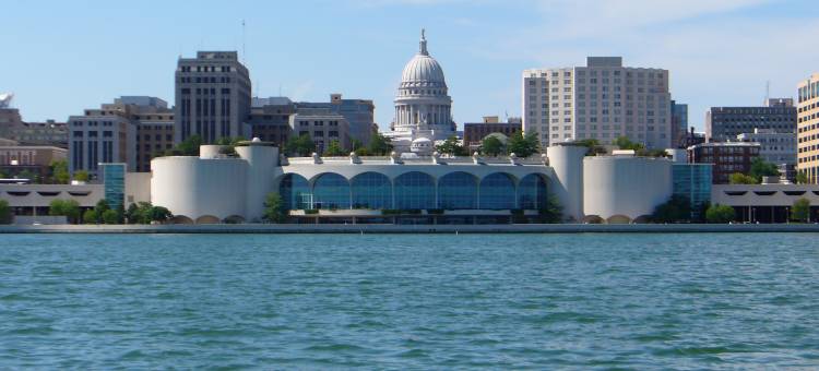 东麦迪逊希尔顿逸林酒店(Doubletree by Hilton East Madison East)图片