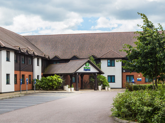 Holiday Inn Express 科尔切斯特