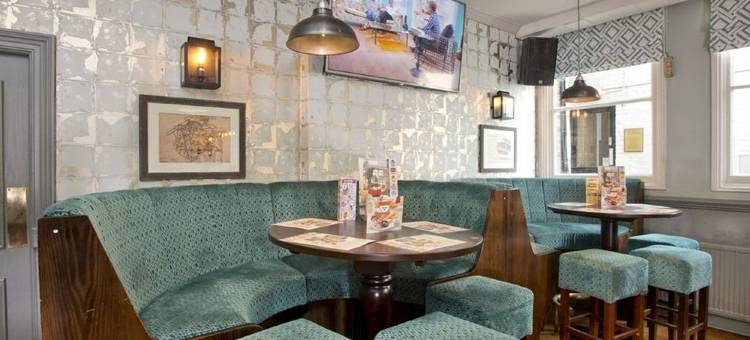 OYO德瑞德莱恩霍特尔(OYO The Red Lion Hotel)图片