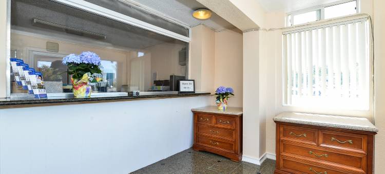 奥克兰梅里特湖美洲最佳价值酒店(Americas Best Value Inn Oakland)图片