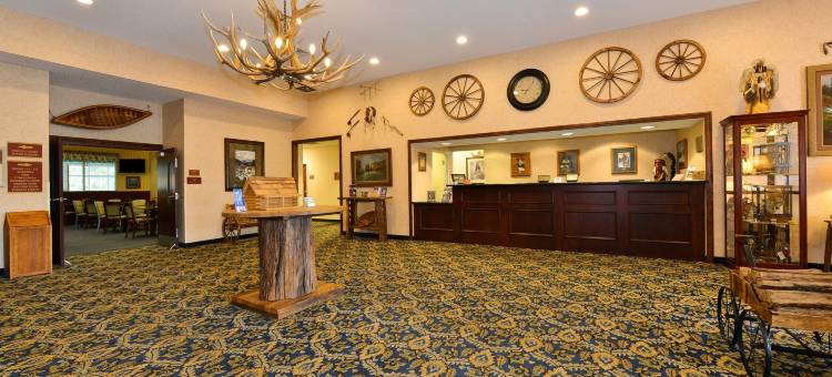 十字路贝斯特韦斯特优质套房酒店(Best Western Plus Crossroads Inn  Suites)图片