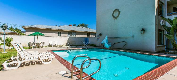 Motel 6 Azusa, CA图片