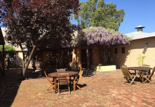 Settlers House YorkHotel Overview