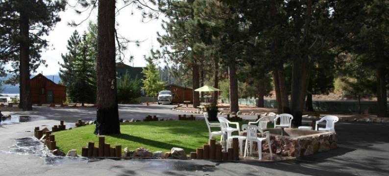 鹌鹑湾湖畔旅馆(Quail Cove Lakeside Lodge)图片