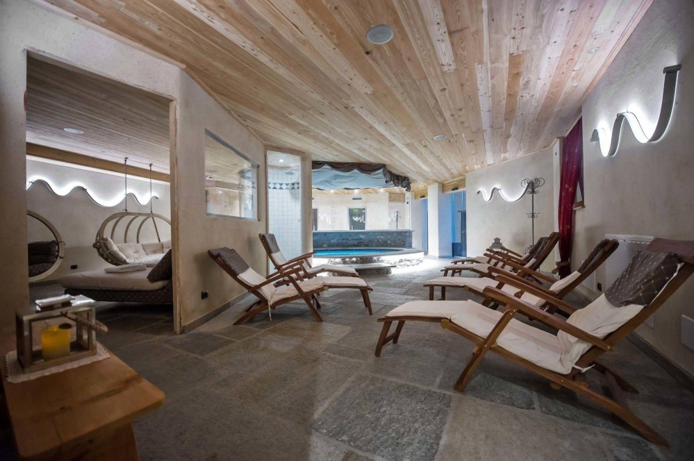 Hotel Jolanda Sport Over view