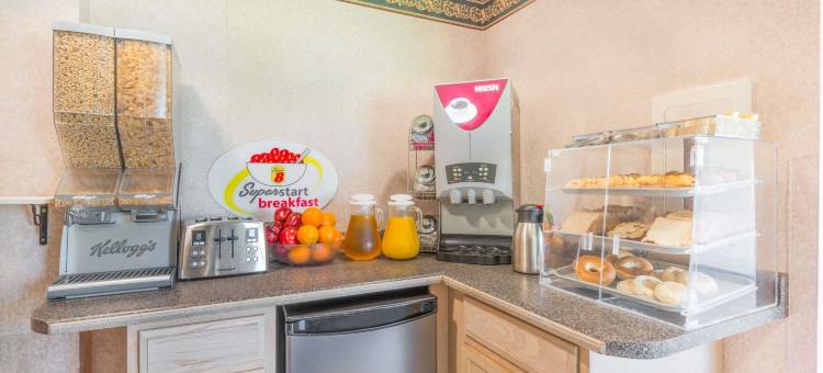 大使温莎大桥速8酒店(Super 8 by Wyndham Ambassador Bridge Windsor on)图片