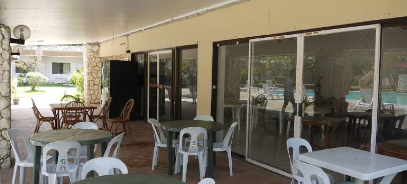 查兰卡诺亚海滩酒店(Chalan Kanoa Beach Hotel)图片