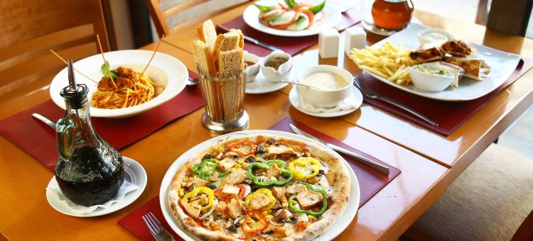 贝鲁特拉乌什温德姆华美达广场酒店(Ramada Plaza by Wyndham Beirut Raouche)图片