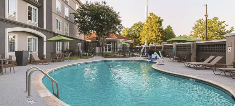 亚历山德里亚机场拉昆塔温德姆套房酒店(La Quinta Inn & Suites by Wyndham Alexandria Airport)图片