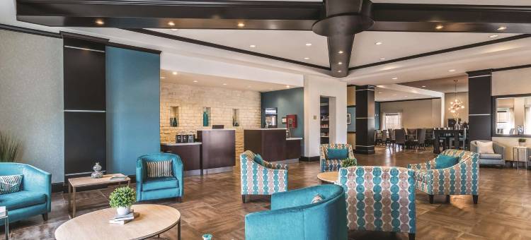 达拉斯大草原城南部拉昆塔温德姆套房酒店(La Quinta Inn & Suites by Wyndham Dallas Grand Prairie South)图片