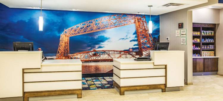 德卢斯拉昆塔温德姆套房酒店(La Quinta Inn & Suites by Wyndham Duluth)图片