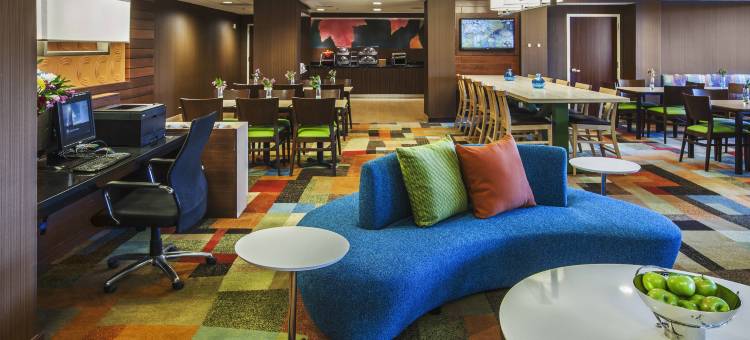 东拉瑟福德梅多兰兹万枫酒店(Fairfield Inn East Rutherford Meadowlands)图片