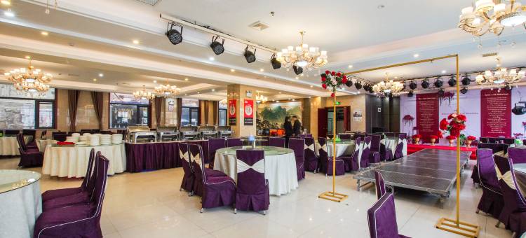 新县新华大酒店(龙泉公园火车站店)图片