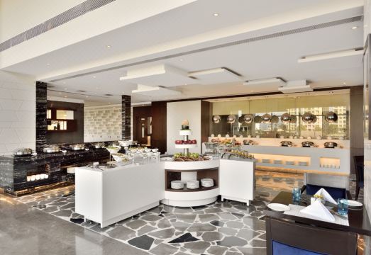 Radisson Blu Pune Hinjawadi Hotel Overview