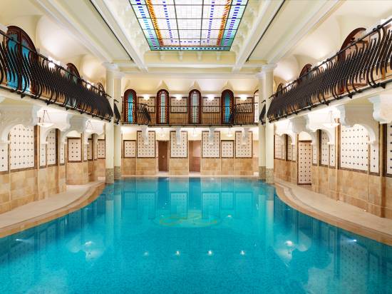 柯林地亞布達佩斯酒店