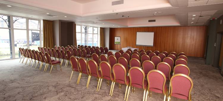 Holiday Inn 埃尔斯米尔港/柴郡橡树(Holiday Inn Ellesmere Port - Cheshire Oaks)图片