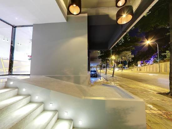 十字路口弗羅拉酒店