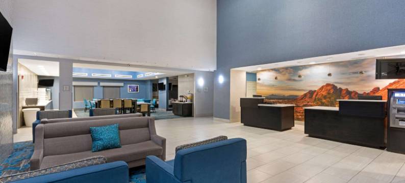 凤凰城I-10西拉昆塔温德姆套房酒店(La Quinta Inn & Suites by Wyndham Phoenix I-10 West)图片
