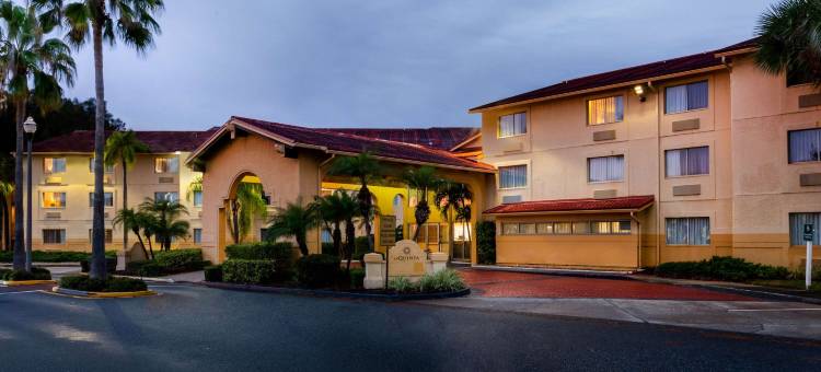 圣彼得克利尔沃特机场拉昆塔温德姆套房酒店(La Quinta Inn & Suites by Wyndham St. Pete-Clearwater Airpt)图片