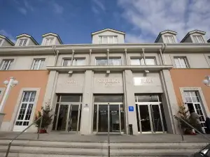 蓬费拉达广场酒店(Ponferrada Plaza)
