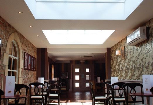 Honest Lawyer HotelHotel Overview