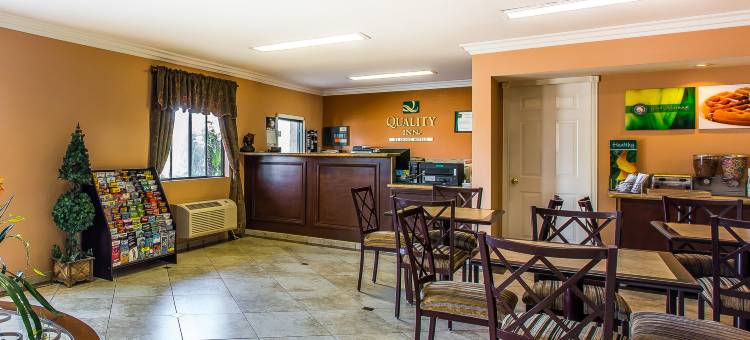 凯艺酒店-莱克埃尔西诺15号州际公路(Quality Inn Lake Elsinore I-15)图片