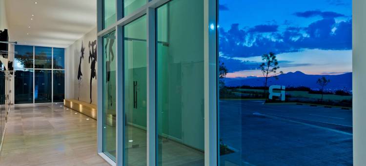 莫雷利亚阿尔托萨诺嘉年华酒店(Fiesta Inn Morelia Altozano)图片