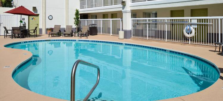 凤凰城贝蒙特/坦佩大学酒店及套房by Wyndham(Baymont Inn & Suites by Wyndham Tempe University/Phoenix)图片
