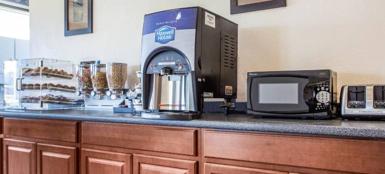 巴特波罗-落基山温德姆速8酒店(Super 8 by Wyndham Battleboro/Rocky Mount)图片