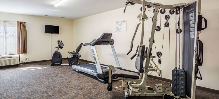 格林斯堡I-74凯艺套房酒店(Quality Inn & Suites Greensburg I-74)图片