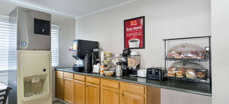 斯特布里奇20号公路伊克诺旅馆(Econo Lodge Sturbridge Route 20)图片