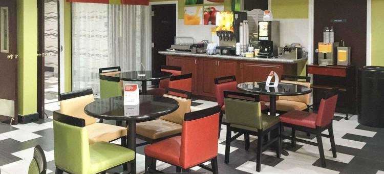 普拉特维尔I-65凯艺酒店(Quality Inn Prattville I-65)图片