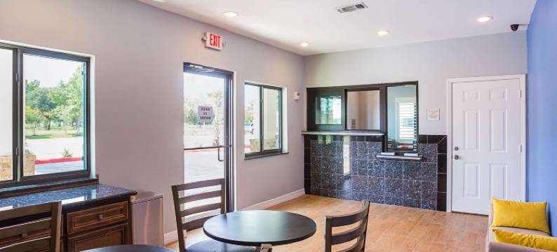 斯普林北 I-45 号州际公路 & 1960 家园旅社(Home Place Inn Spring I-45 North and 1960)图片