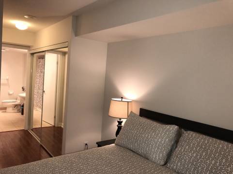 短期住宿潘塔吉斯大楼巅峰套房酒店(Pinnacle Suites - Pantages Tower Offered by Short Term Stays)