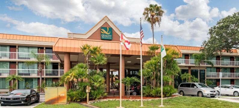 塔彭斯普林斯南凯艺套房酒店(Quality Inn & Suites Tarpon Springs South)图片